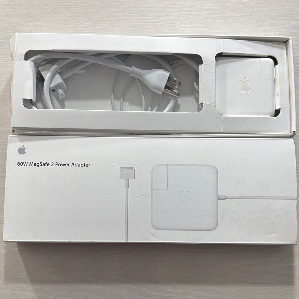 Apple MagSafe 2 Charger in White